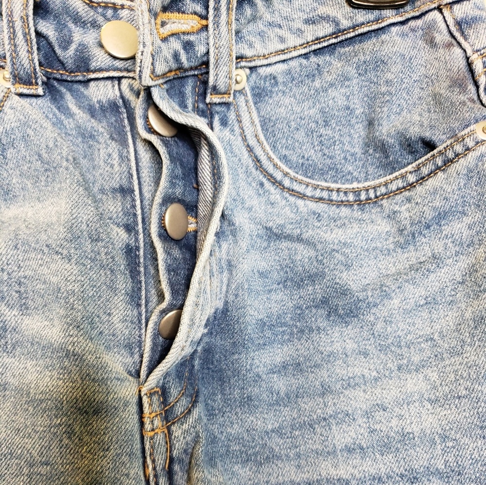 H&M Daisy Duke Hight Waisted Jean Shorts - Picture 3 of 5